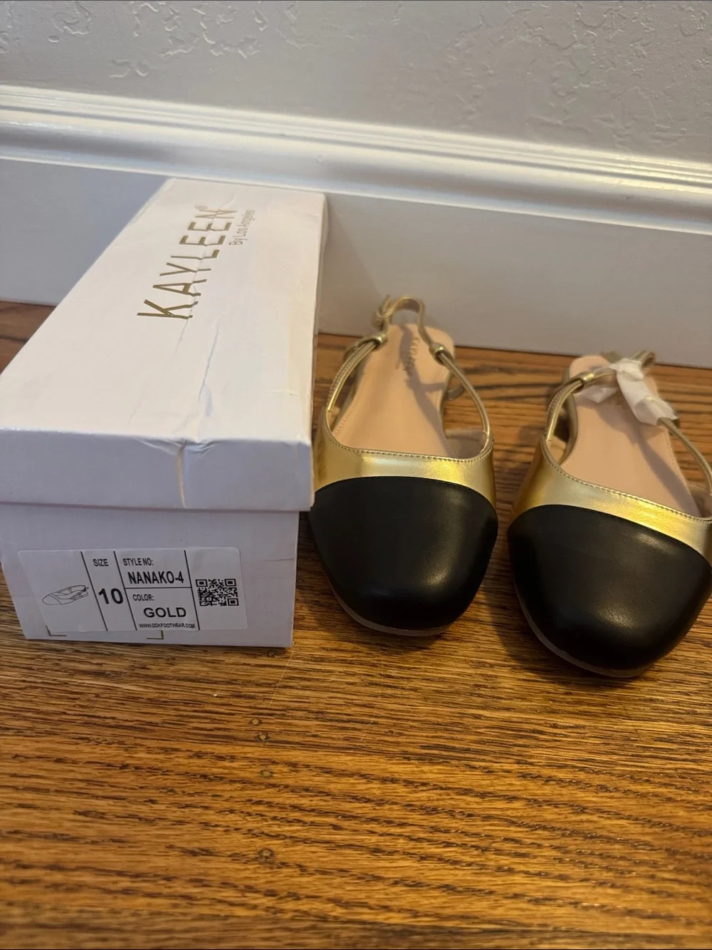 NIB Kayleen Black & Gold Slingback Flats Size 10 Runs Small